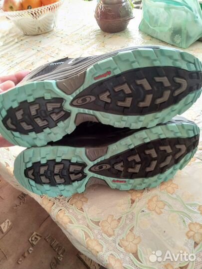 Трекинговые ботинки 