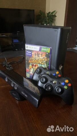 Xbox 360 + kinect + 2 джойстика + игра