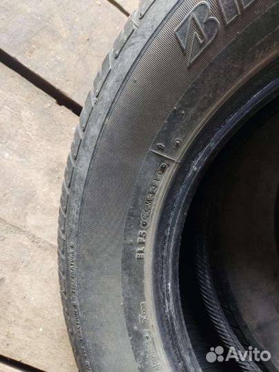 Bridgestone Dueler H/T 687 225/65 R17 101S