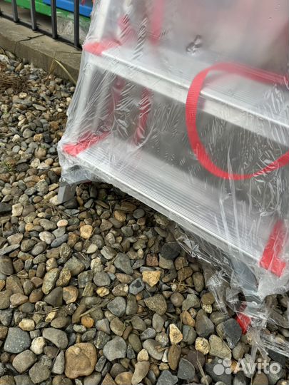 Новая Высота Стремянка 9 ступеней с шириной 130 мм