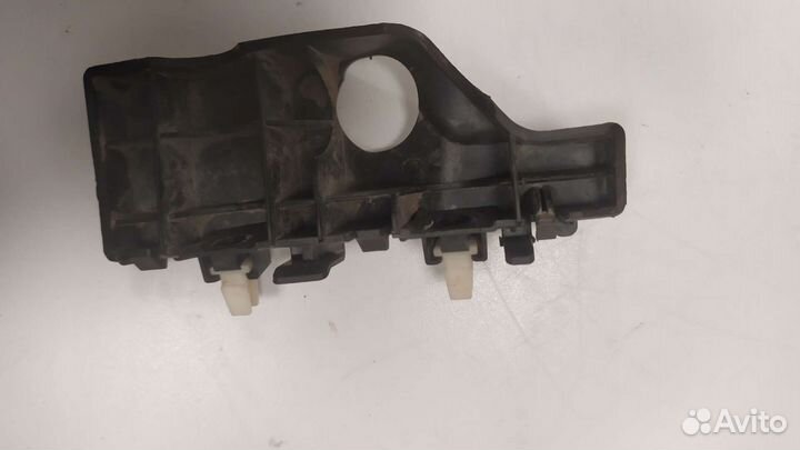 Кронштейн переднего бампера левый Kia Sorento