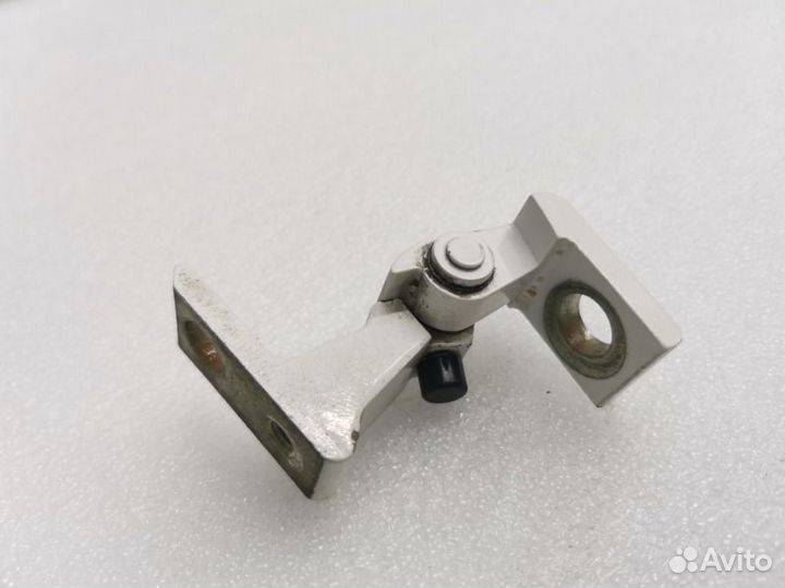 Петля двери передняя правая Skoda Octavia A7 cjza