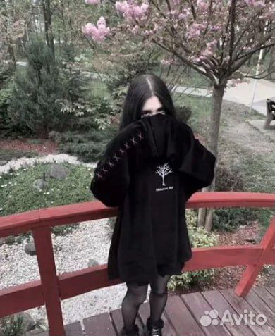 Hikikomori kai лонгслив so tired