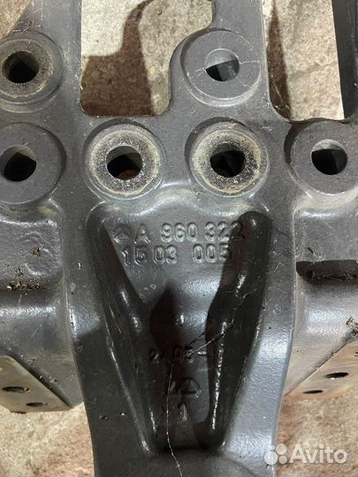 Кронштейн Траверсы поперечной