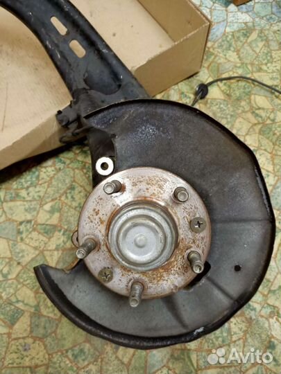 Mazda 6 GG рычаг ступица