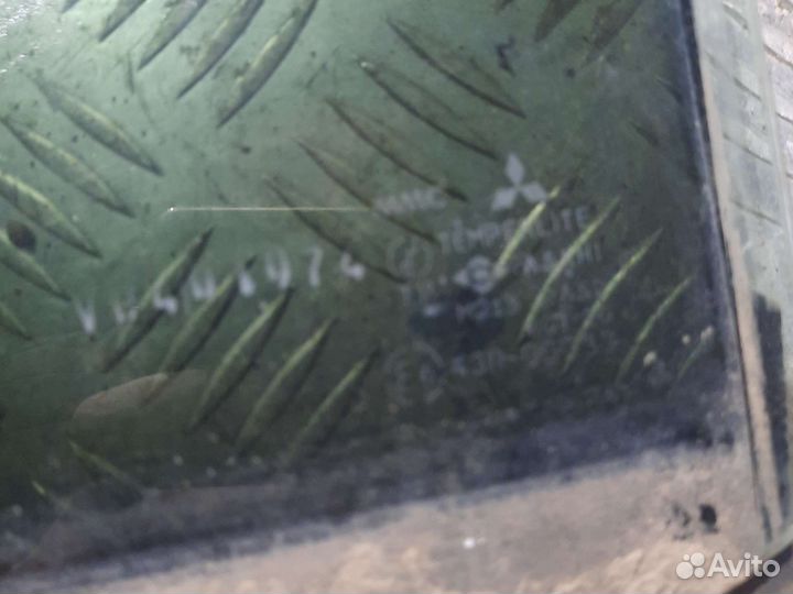 Стекло заднее левое Mitsubishi libero cb1v