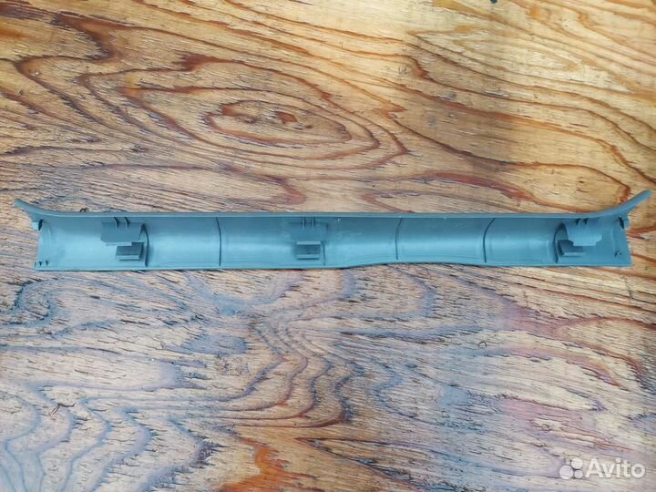 Накладка внутренняя на порог левая Toyota Prius 2