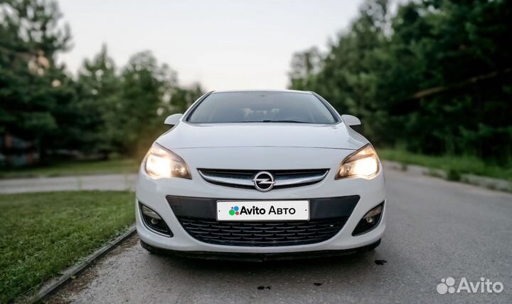 Opel Astra 1.6 МТ, 2013, 127 000 км