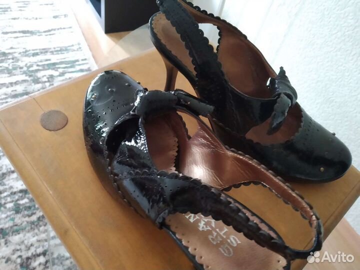 Босоножки женские