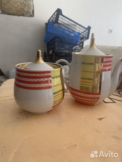 Сервиз чайник и сахарница