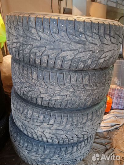 Hankook Winter I'Pike 215/60 R16 99