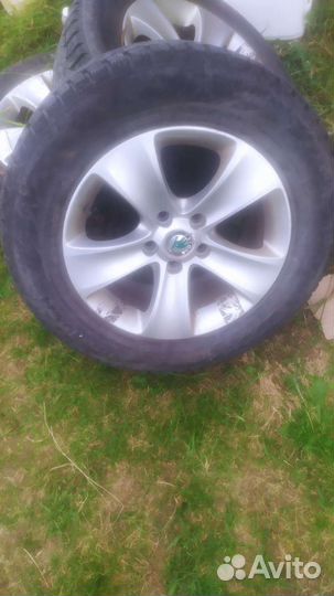 Диски литые r16 с зимними шинами