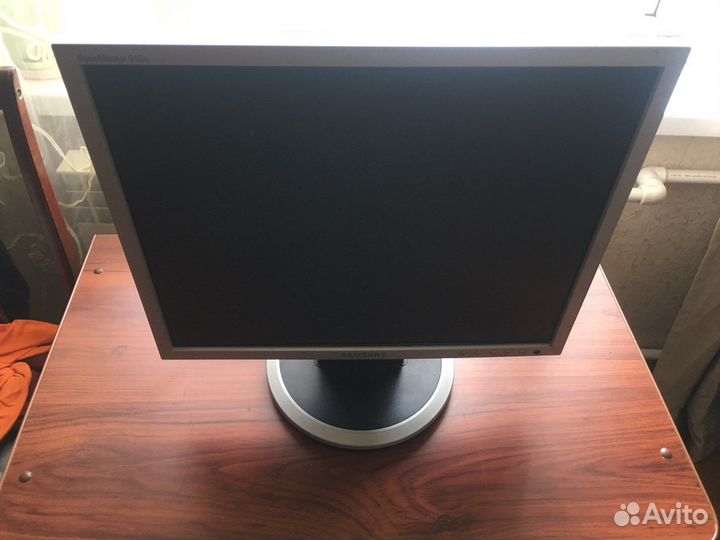 Монитор Samsung
