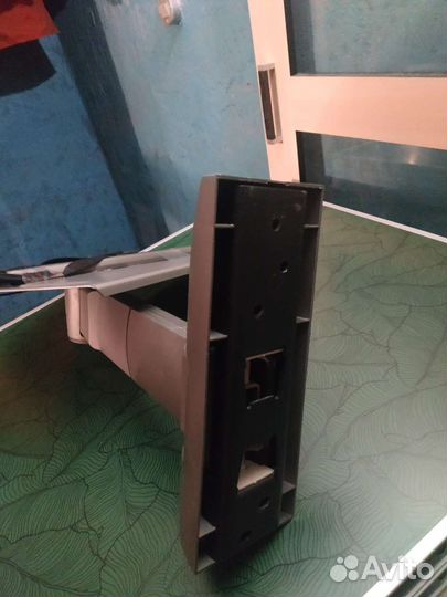 Кронштейн для телевизора или микроволновки