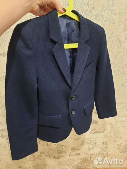 Фирменный костюм /пиджак для мальчика р 110-116