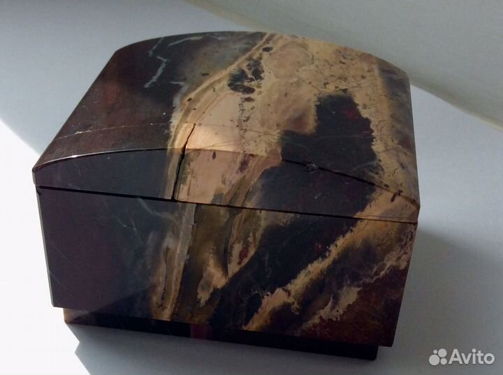 Шкатулка из камня