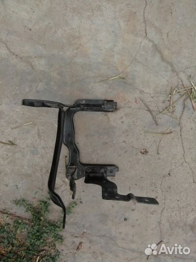 Кронштейн насоса гур, осушителя, Форд Фокус 2