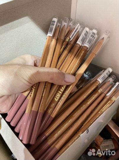 Карандаш Идеальные карандашики Miss Tais