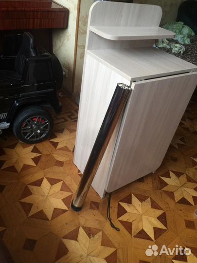 Столик для маникюра