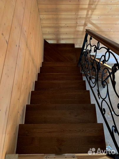 Лестница прямая на металлокаркасе