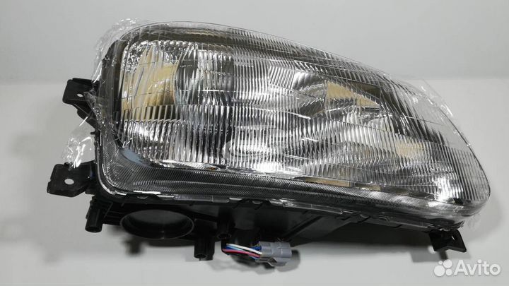 Фара правая hino 500