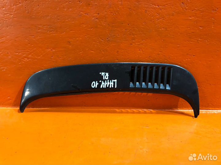 Молдинг toyota hiace RZH*/KZH*/LH*