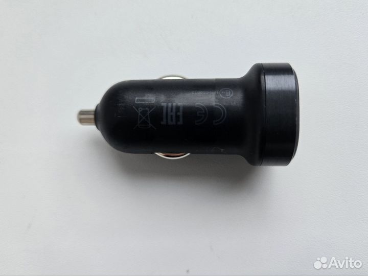 Автомобильное зарядное устройство Samsung EP-LN930