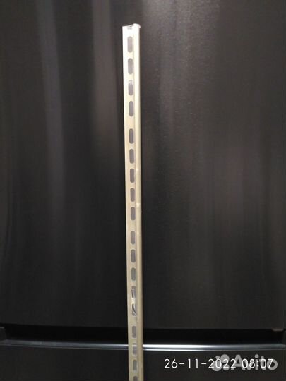 Уголок металлический бронзового цвета