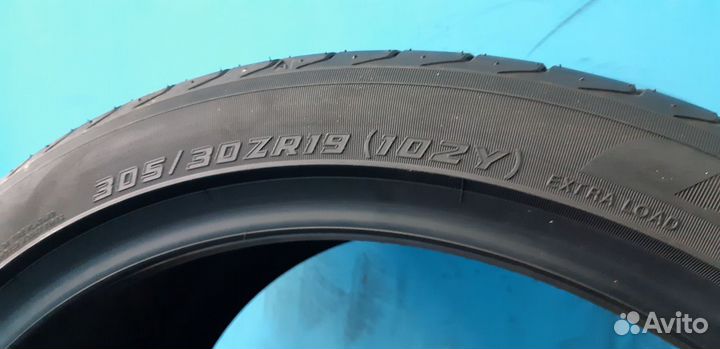 Yokohama Advan Sport V105 305/30 R19