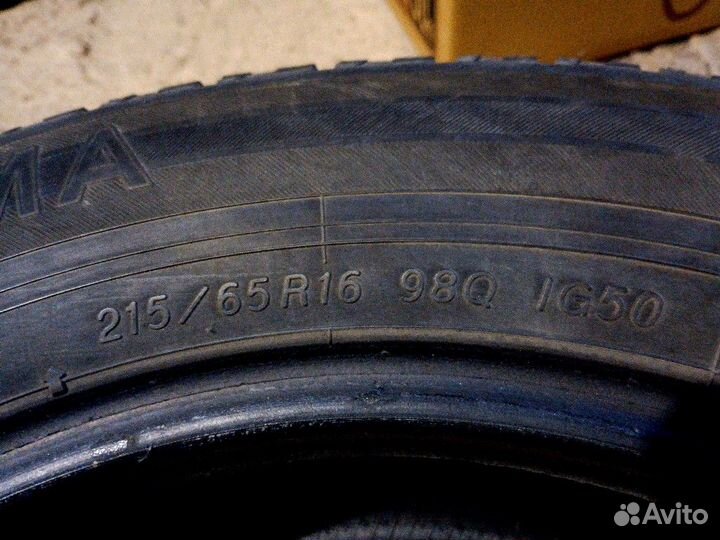 Yokohama Ice Guard IG50 215/65 R16