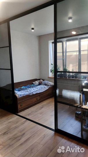 Раздвижная перегородка с матовым стеклом