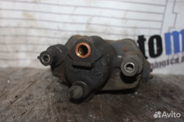 Суппорт задний правый Chrysler Voyager Iv RG