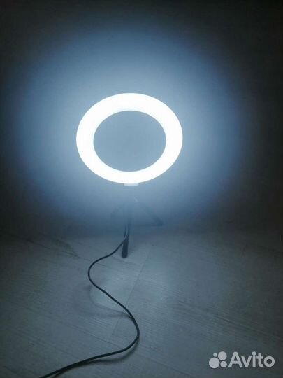 Кольцевая лампа со штативом