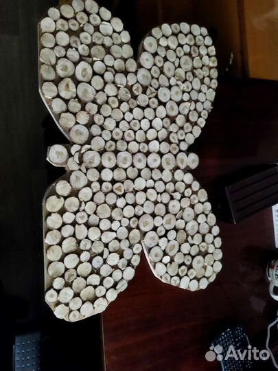 Бабочка из можевельника