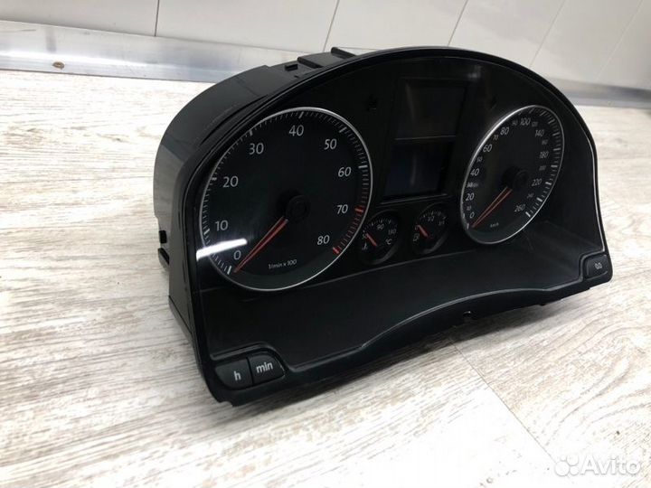 Щиток приборов Volkswagen Jetta 5 седан BLF 2006