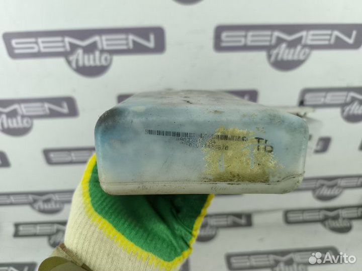 Бачок омывателя Opel Insignia ZG09 2008-2012