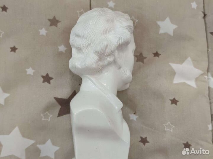 Бюст А.С.Пушкин