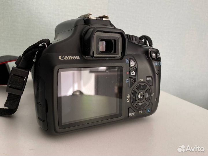Зеркальный фотоаппарат canon EOS 1100d