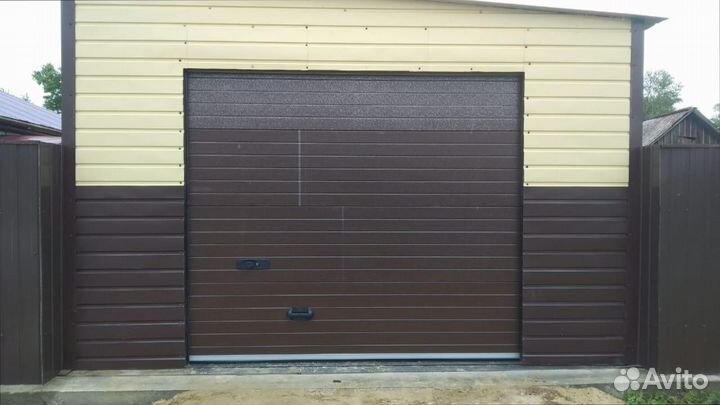 Секционные подъемные ворота для частного дома