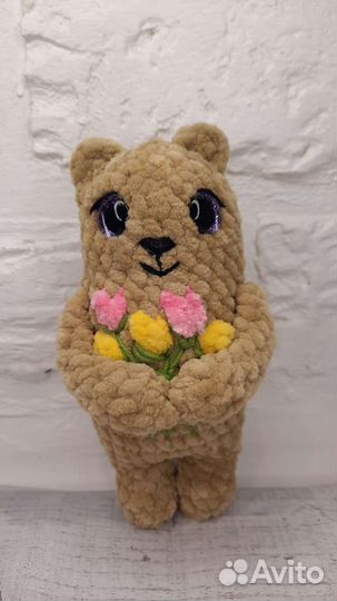 Мишка ручной работы с букетом