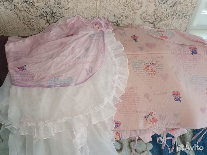 Комплект в детскую кроватку розовый
