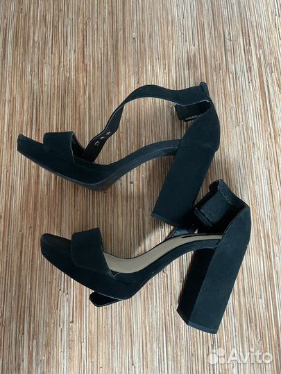 Женские вещи обувь джинсы брюки футболка