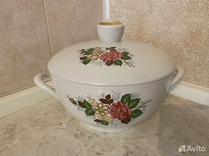 Фарфоровая кастрюля-супница