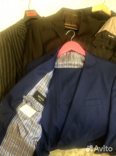 Костюмымужские оригинал шерсть размер 48-50 Meucci