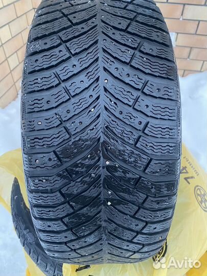 Michelin X-Ice North 4 245/45 R18