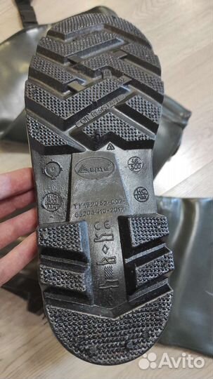 Резиновые сапоги болотные