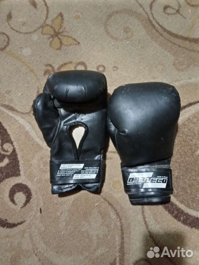 Боксерские перчатки