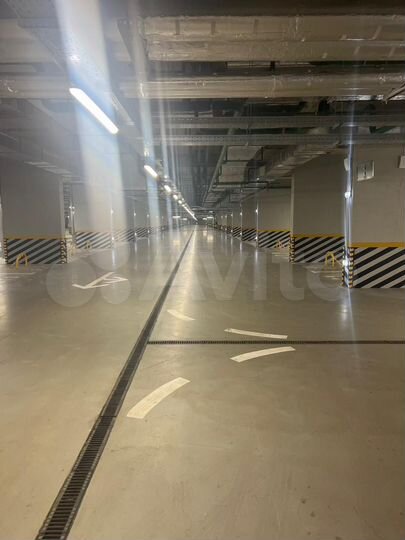 Машиноместо, 13 м²