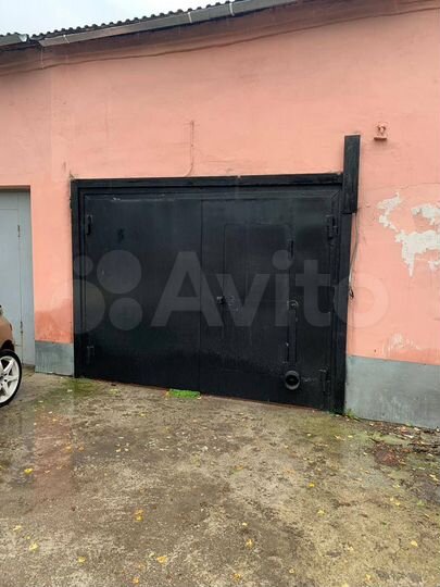 Гараж, > 30 м²