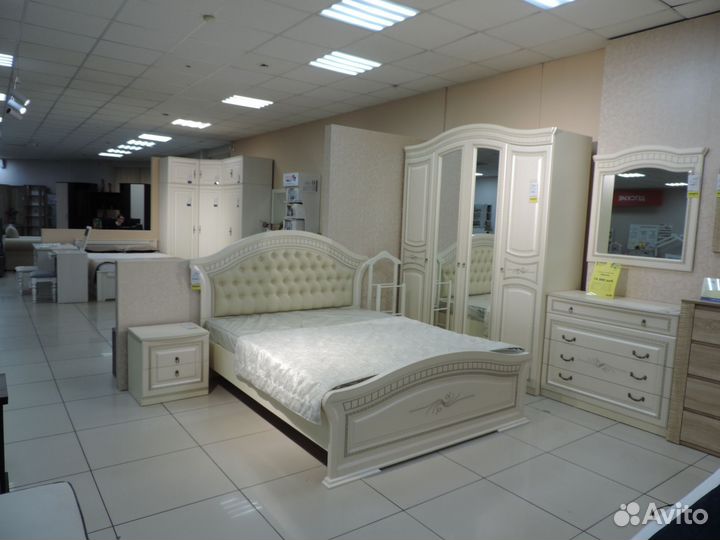 Спальный гарнитур новый